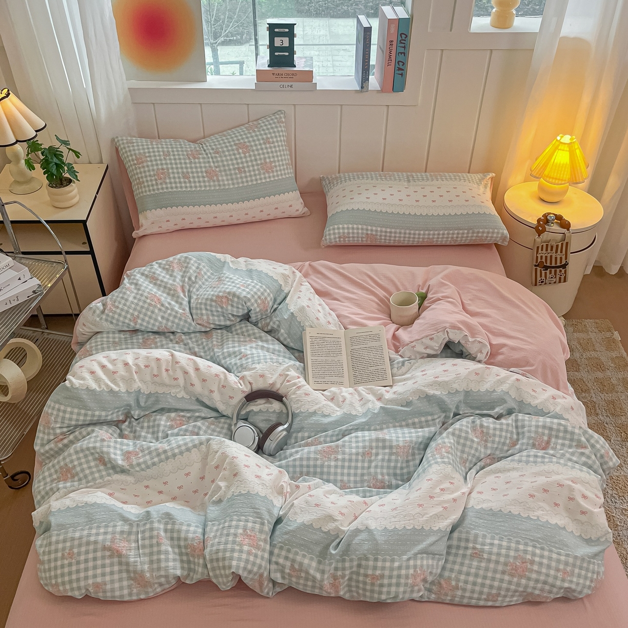 91家纺网 家纺一手货源 找家纺 佳鸿家纺 2025新款卡通云感双层纱四件套碎花学生宿舍三件套床单款 蓝格田园风