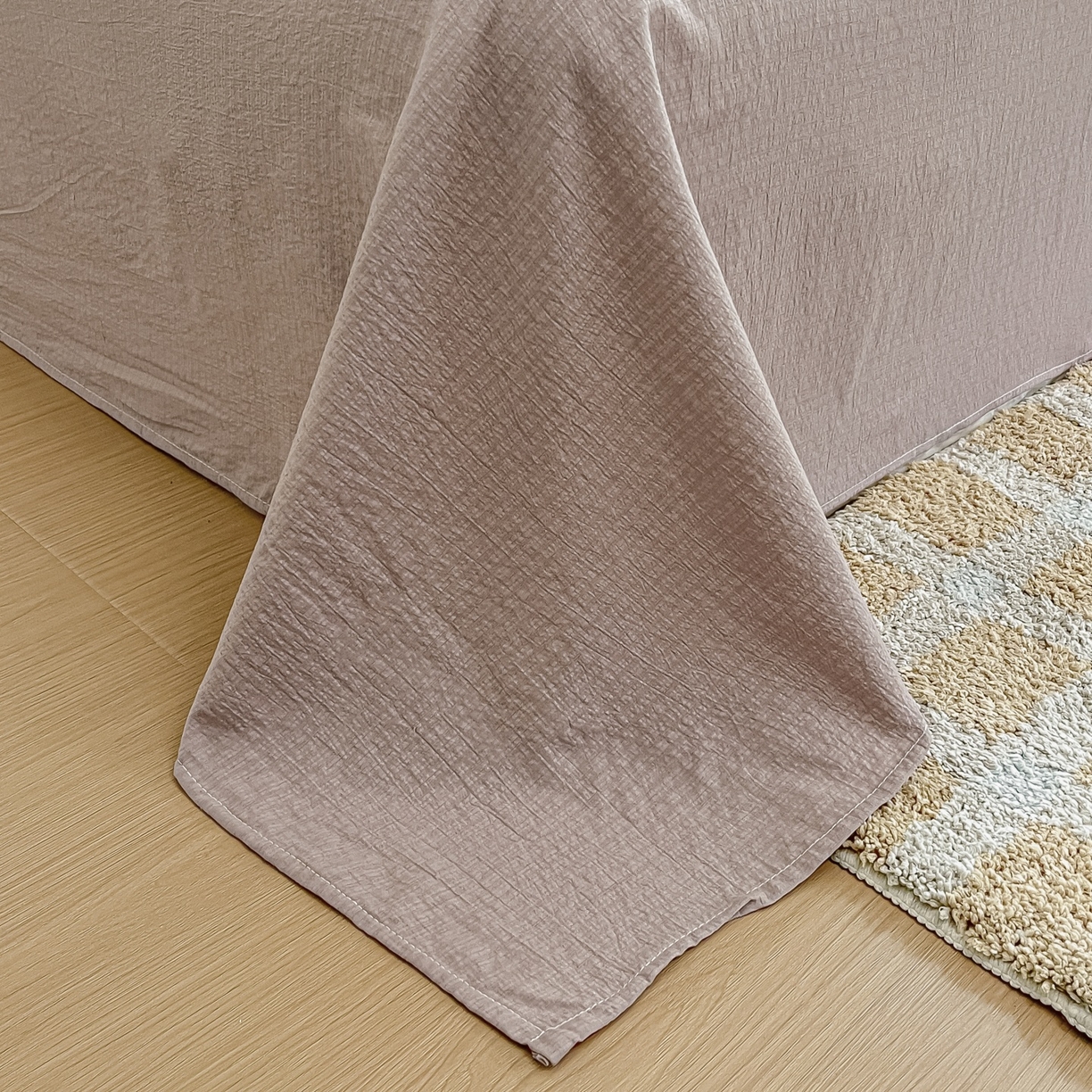 91家纺网 家纺一手货源 找家纺 佳鸿家纺 2025新款卡通云感双层纱四件套碎花学生宿舍三件套床单款 萌宠咖