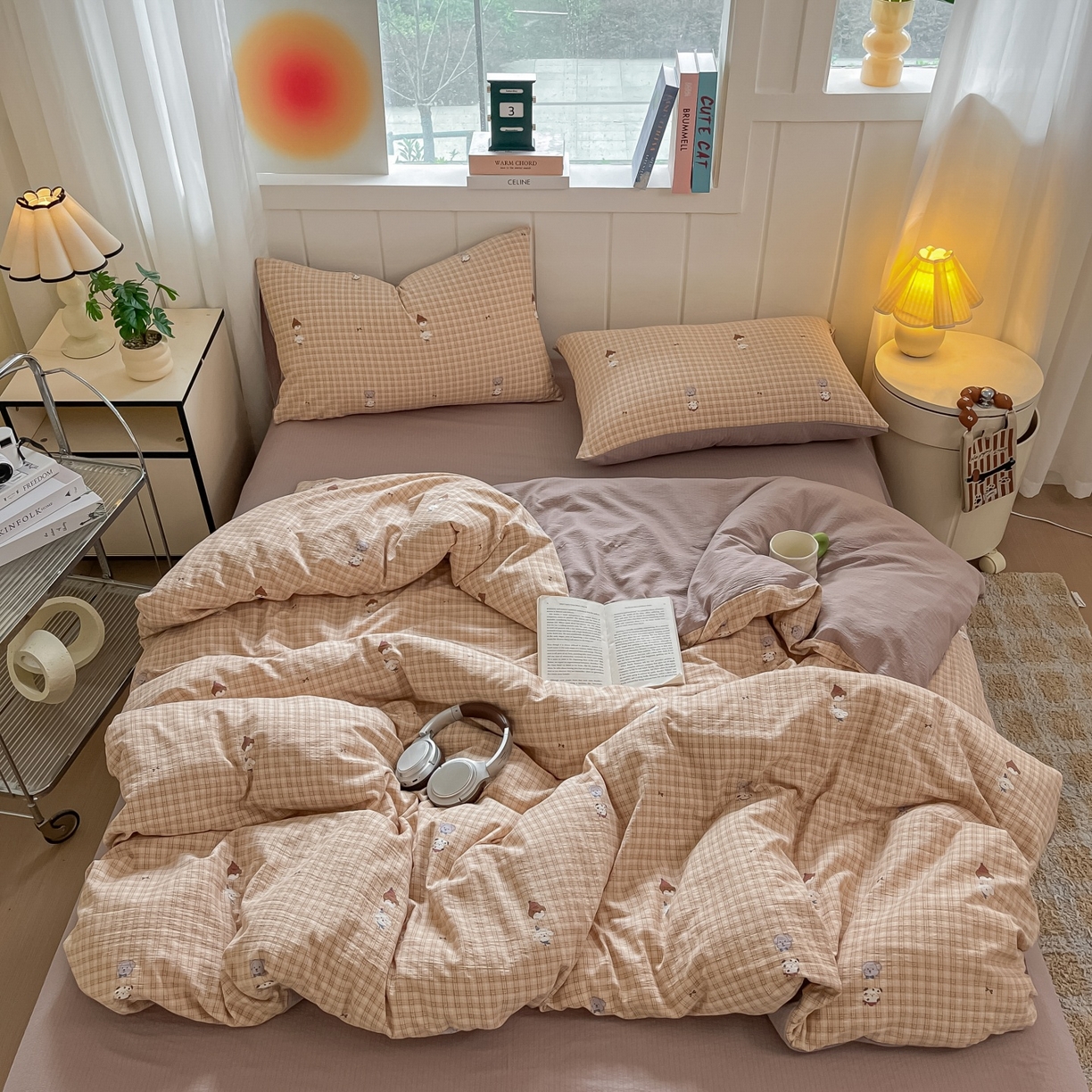 91家纺网 家纺一手货源 找家纺 佳鸿家纺 2025新款卡通云感双层纱四件套碎花学生宿舍三件套床单款 萌宠咖