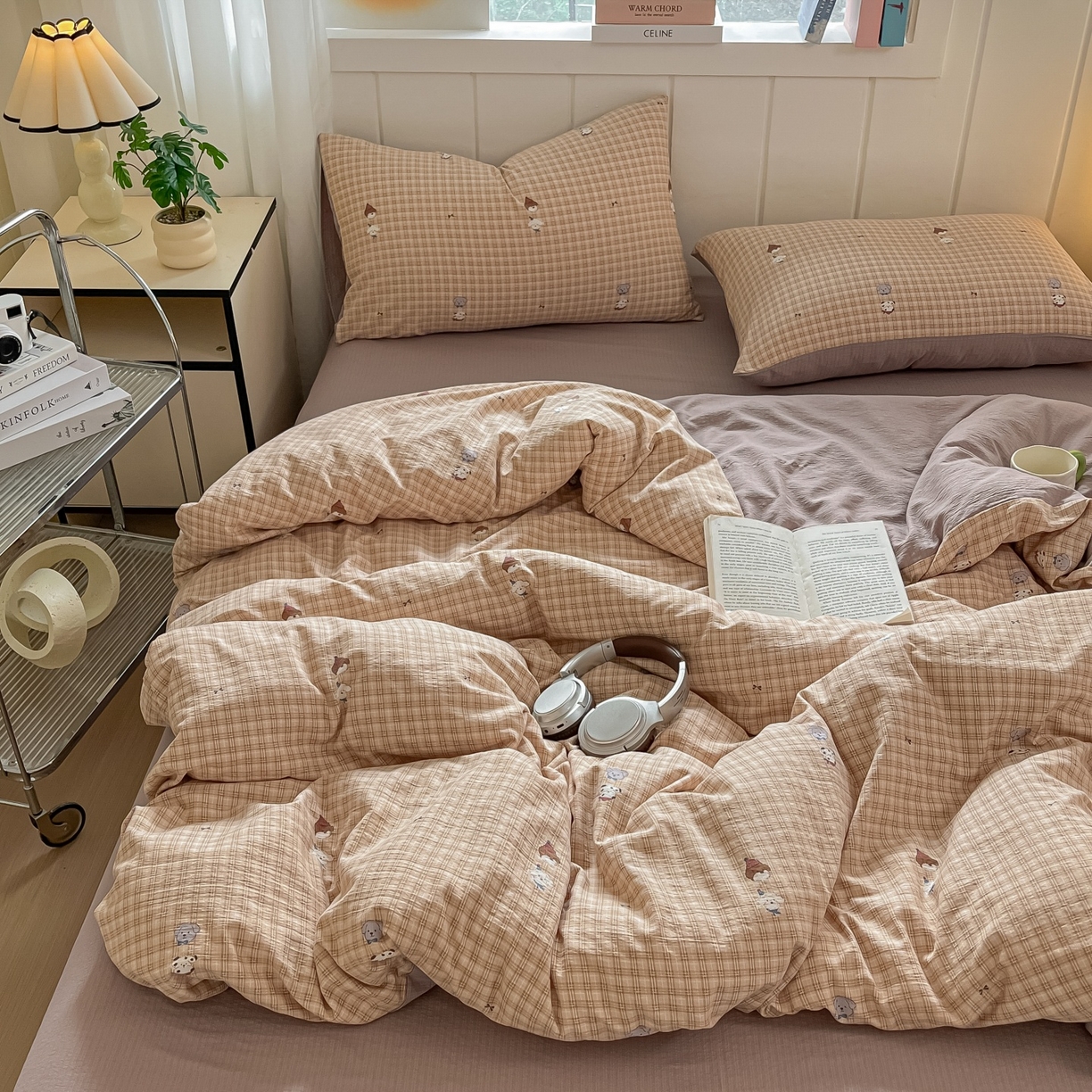 91家纺网 家纺一手货源 找家纺 佳鸿家纺 2025新款卡通云感双层纱四件套碎花学生宿舍三件套床单款 萌宠咖