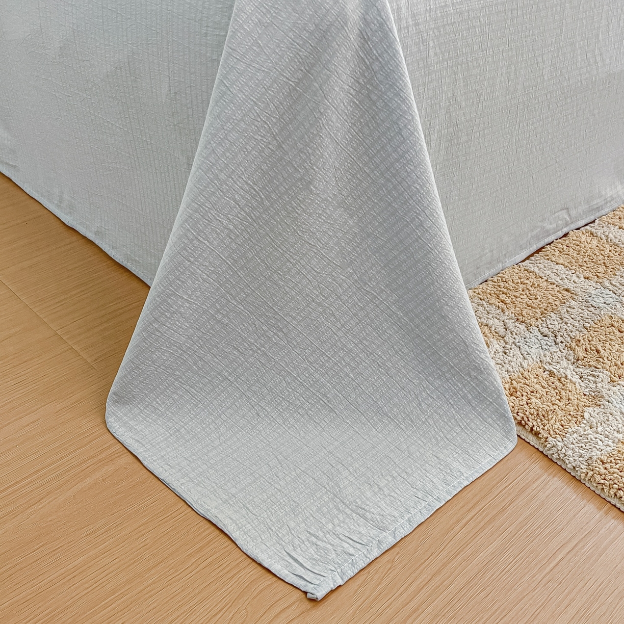 91家纺网 家纺一手货源 找家纺 佳鸿家纺 2025新款卡通云感双层纱四件套碎花学生宿舍三件套床单款 萌趣小狗