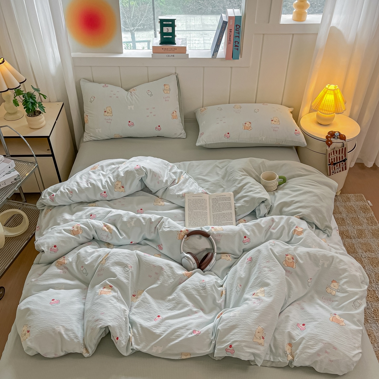 91家纺网 家纺一手货源 找家纺 佳鸿家纺 2025新款卡通云感双层纱四件套碎花学生宿舍三件套床单款 小熊甜点乐园