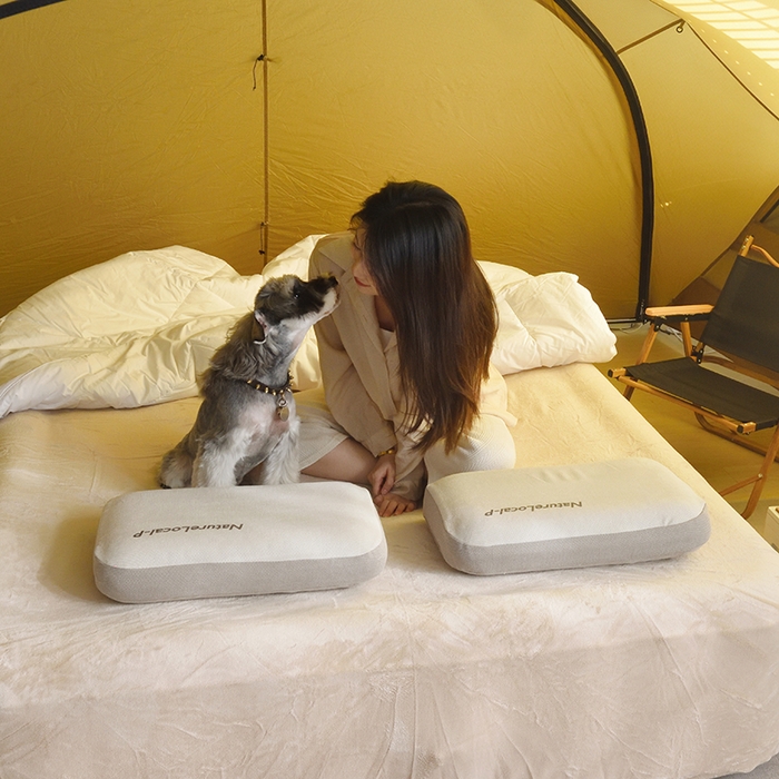 91家纺网 家纺一手货源 找家纺 佳鸿家纺 2025新款户外露营午睡枕头便捷式快回弹静音护颈枕头 夏日沙