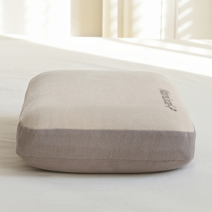 91家纺网 家纺一手货源 找家纺 佳鸿家纺 2025新款户外露营午睡枕头便捷式快回弹静音护颈枕头 弗列灰