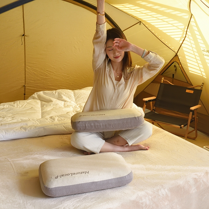 91家纺网 家纺一手货源 找家纺 佳鸿家纺 2025新款户外露营午睡枕头便捷式快回弹静音护颈枕头 夏日沙