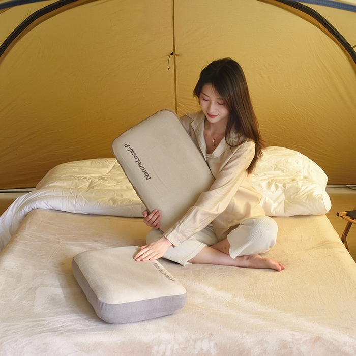 91家纺网 家纺一手货源 找家纺 佳鸿家纺 2025新款户外露营午睡枕头便捷式快回弹静音护颈枕头 夏日沙