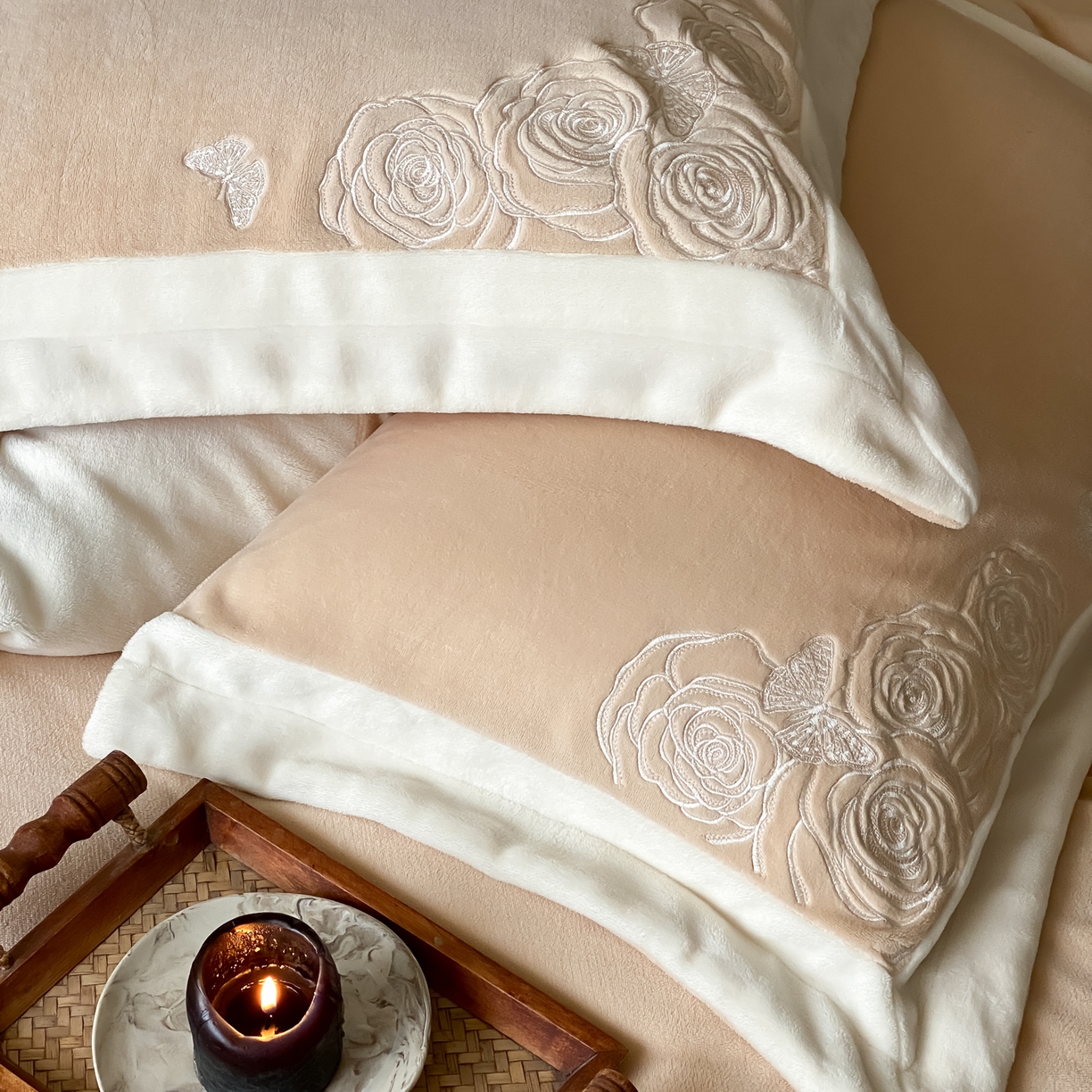 91家纺网 家纺一手货源 找家纺 （总）云栖家居 2025新款加厚立体防静电绣花牛奶绒刺绣四件套花影