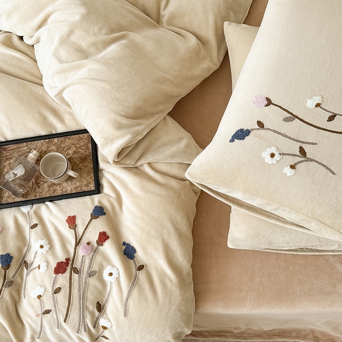 91家纺网 家纺一手货源 找家纺 （总）Mr.pig猪先生水洗棉 2025新款230克牛奶绒毛巾绣四件套