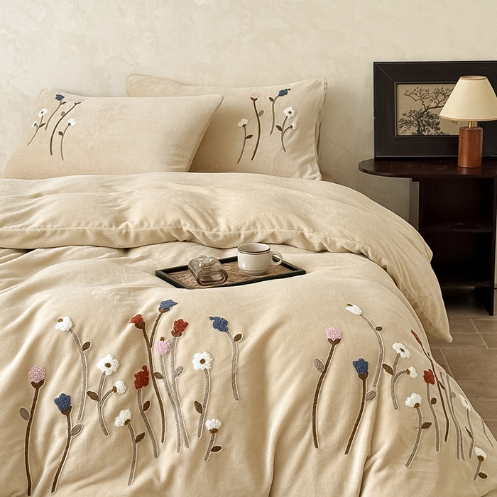 91家纺网 家纺一手货源 找家纺 （总）Mr.pig猪先生水洗棉 2025新款230克牛奶绒毛巾绣四件套