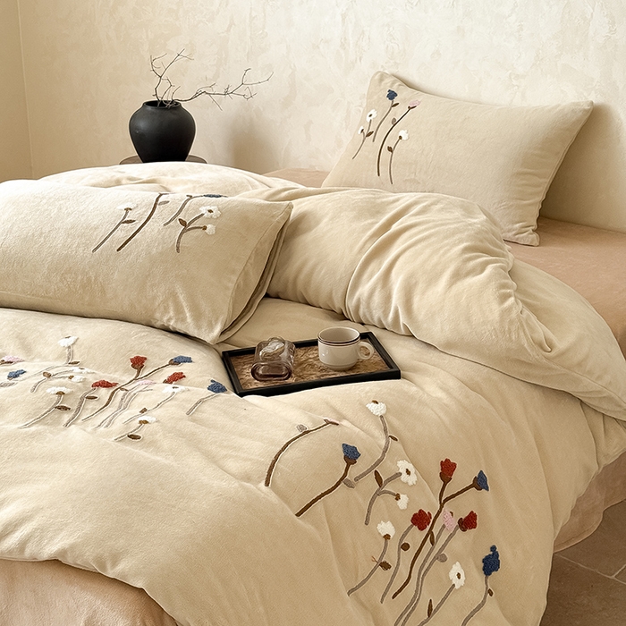 91家纺网 家纺一手货源 找家纺 （总）Mr.pig猪先生水洗棉 2025新款230克牛奶绒毛巾绣四件套