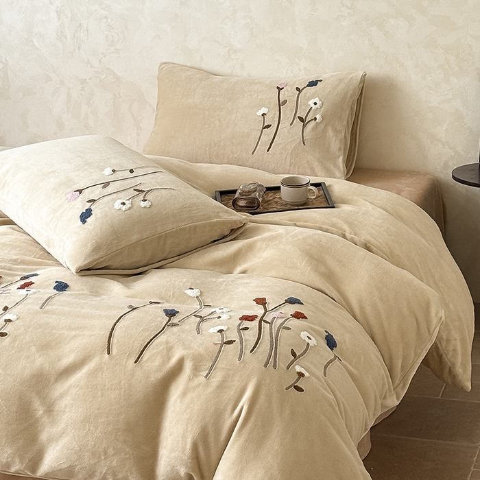 91家纺网 家纺一手货源 找家纺 （总）Mr.pig猪先生水洗棉 2025新款230克牛奶绒毛巾绣四件套