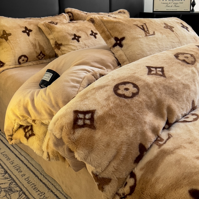 91家纺网 家纺一手货源 找家纺 弗苓家纺 2025新款亲肤舒适兔毛绒四件套 时尚之约