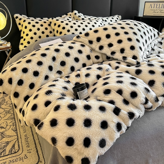 91家纺网 家纺一手货源 找家纺 弗苓家纺 2025新款亲肤舒适兔毛绒四件套 波点-奶白