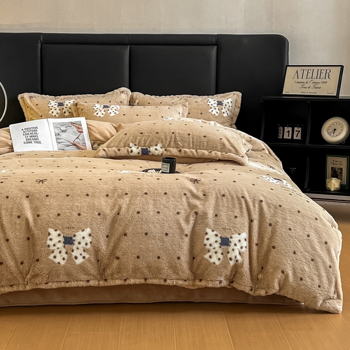 91家纺网 家纺一手货源 找家纺 弗苓家纺 2025新款亲肤舒适兔毛绒四件套 蝴蝶结点点-咖