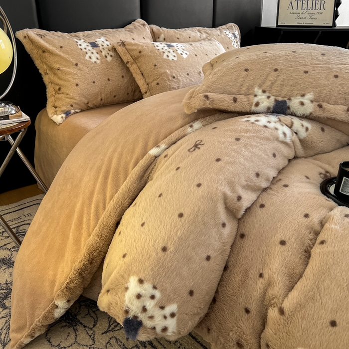 91家纺网 家纺一手货源 找家纺 弗苓家纺 2025新款亲肤舒适兔毛绒四件套 蝴蝶结点点-咖