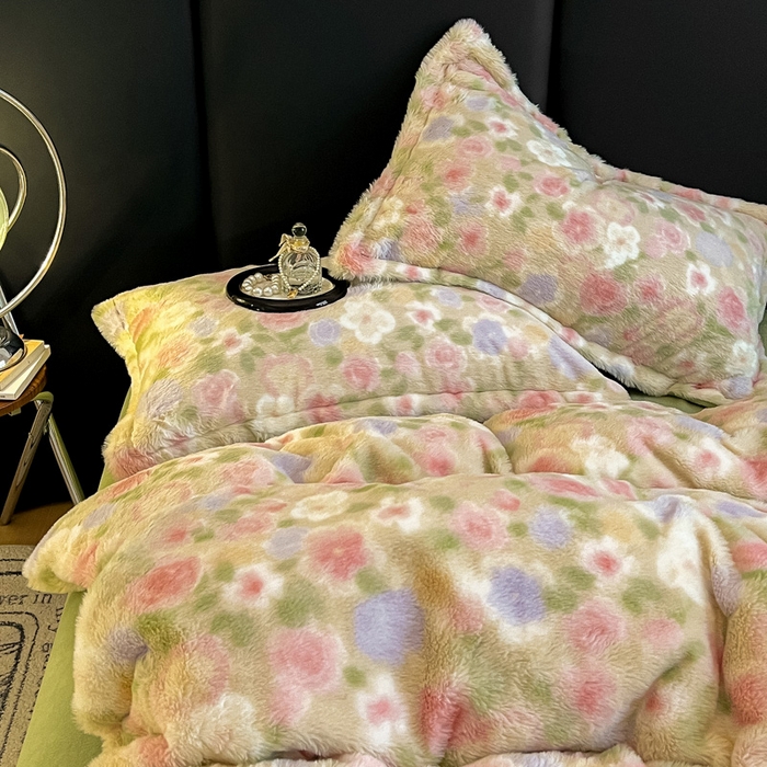 91家纺网 家纺一手货源 找家纺 弗苓家纺 2025新款亲肤舒适兔毛绒四件套 花满园