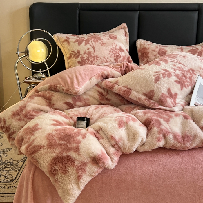 91家纺网 家纺一手货源 找家纺 弗苓家纺 2025新款亲肤舒适兔毛绒四件套 花语