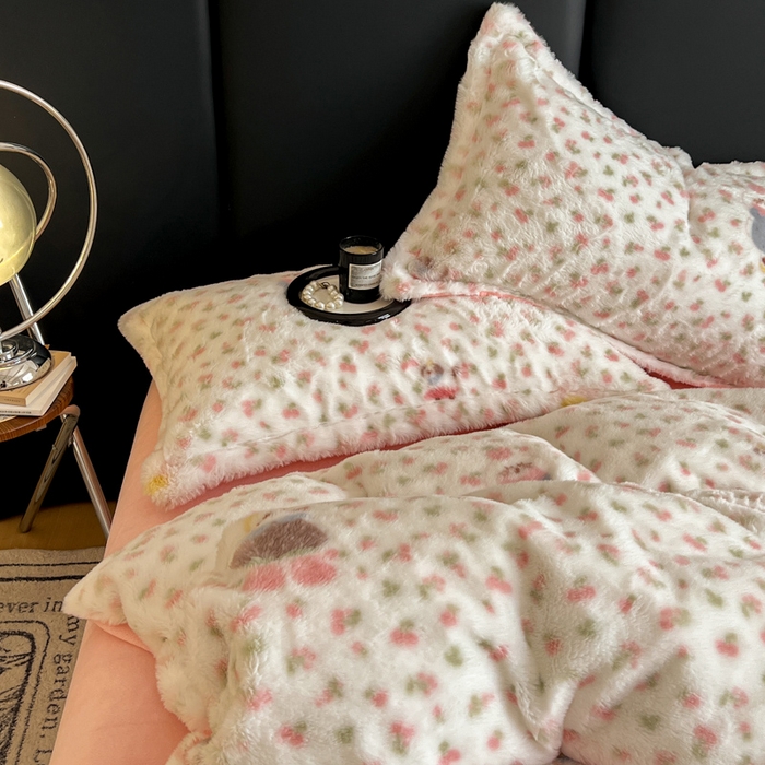 91家纺网 家纺一手货源 找家纺 弗苓家纺 2025新款亲肤舒适兔毛绒四件套 花园兔