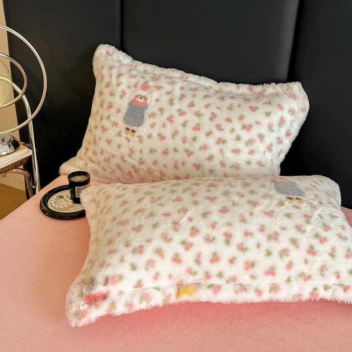 91家纺网 家纺一手货源 找家纺 弗苓家纺 2025新款亲肤舒适兔毛绒四件套 花园兔