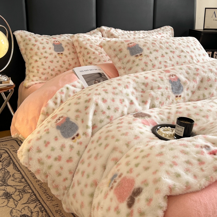 91家纺网 家纺一手货源 找家纺 弗苓家纺 2025新款亲肤舒适兔毛绒四件套 花园兔