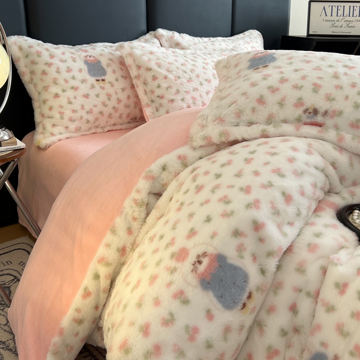 91家纺网 家纺一手货源 找家纺 弗苓家纺 2025新款亲肤舒适兔毛绒四件套 花园兔