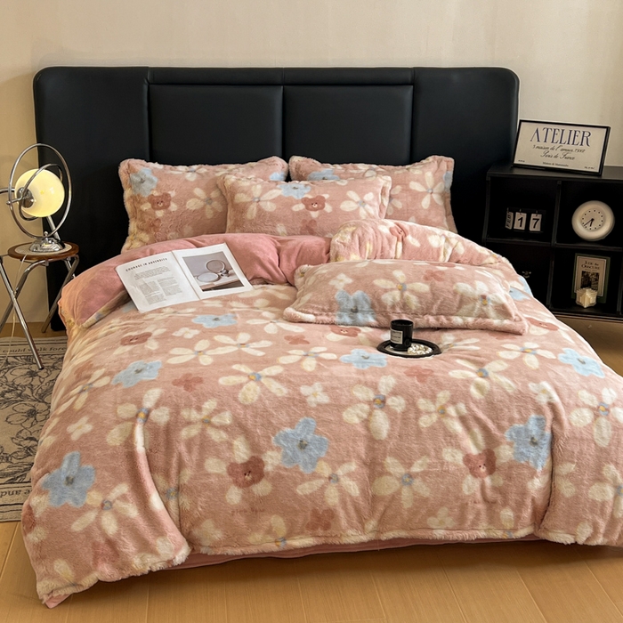 91家纺网 家纺一手货源 找家纺 弗苓家纺 2025新款亲肤舒适兔毛绒四件套 花园熊