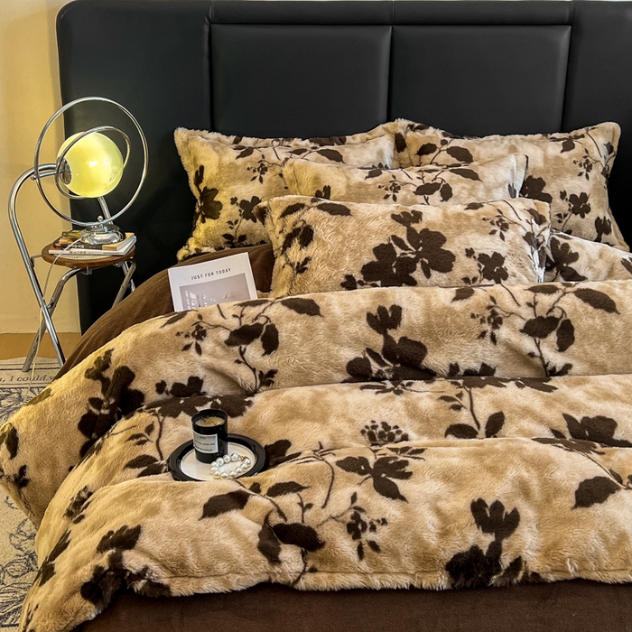 91家纺网 家纺一手货源 找家纺 弗苓家纺 2025新款亲肤舒适兔毛绒四件套 花枝-咖