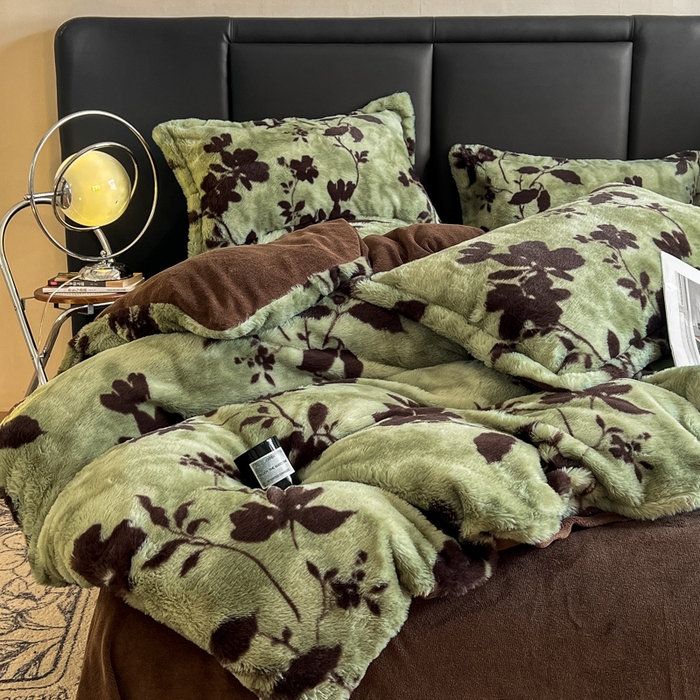 91家纺网 家纺一手货源 找家纺 弗苓家纺 2025新款亲肤舒适兔毛绒四件套 花枝-绿