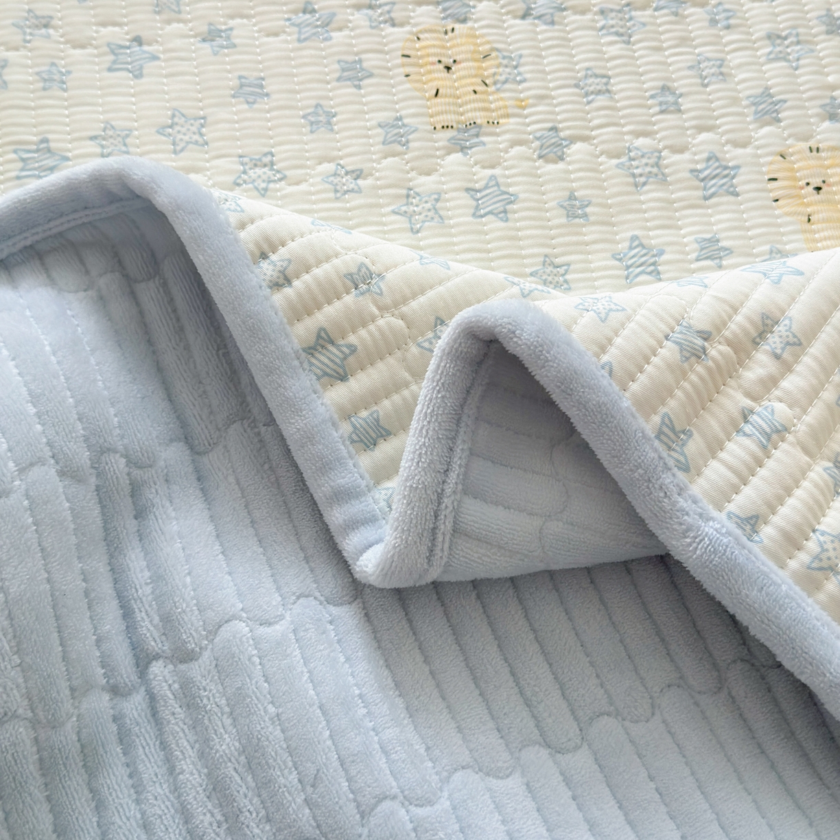 91家纺网 家纺一手货源 找家纺 Sweet dreams甜梦 2025新款牛奶绒全棉床盖三件套 恐龙乐园