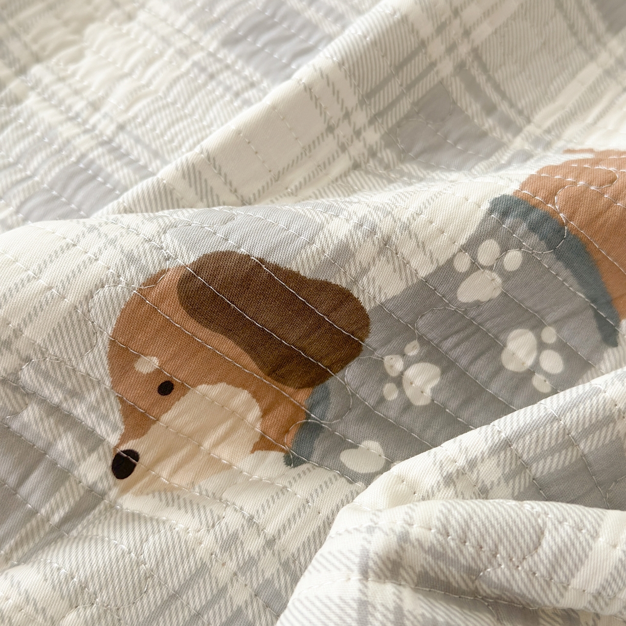 91家纺网 家纺一手货源 找家纺 Sweet dreams甜梦 2025新款牛奶绒全棉床盖三件套 毛衣小狗