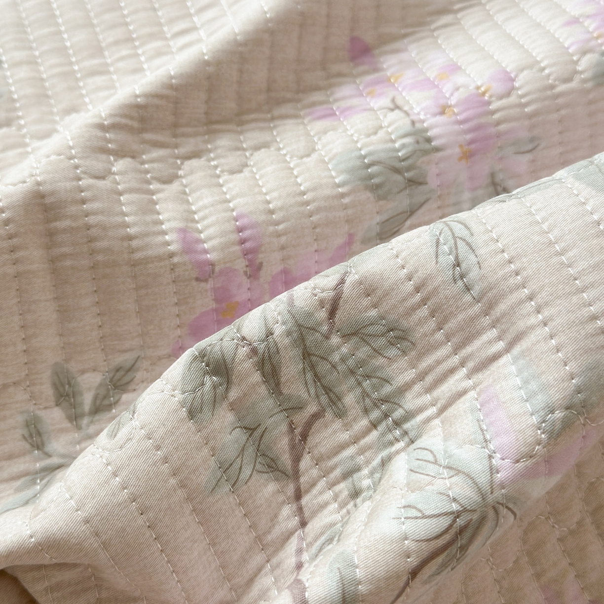 91家纺网 家纺一手货源 找家纺 Sweet dreams甜梦 2025新款牛奶绒全棉床盖三件套 紫语