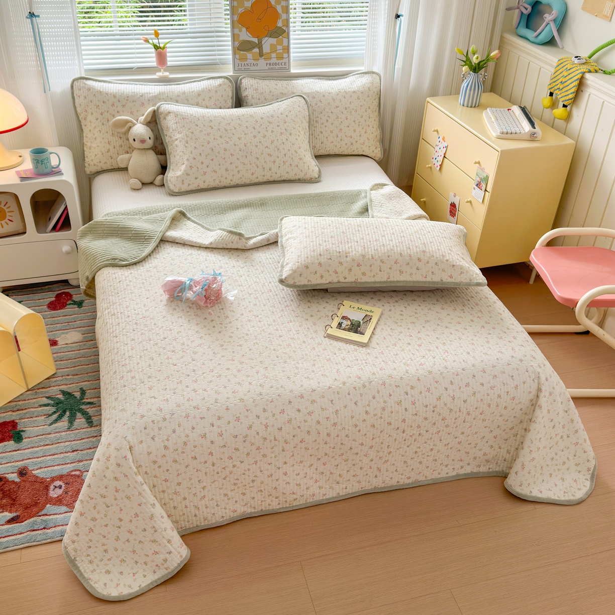 91家纺网 家纺一手货源 找家纺 Sweet dreams甜梦 2025新款牛奶绒全棉床盖三件套 清新小花