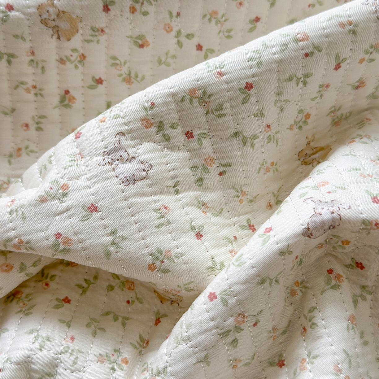 91家纺网 家纺一手货源 找家纺 Sweet dreams甜梦 2025新款牛奶绒全棉床盖三件套 花园小兔