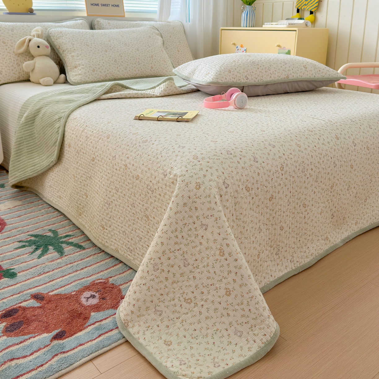 91家纺网 家纺一手货源 找家纺 Sweet dreams甜梦 2025新款牛奶绒全棉床盖三件套 花园小兔