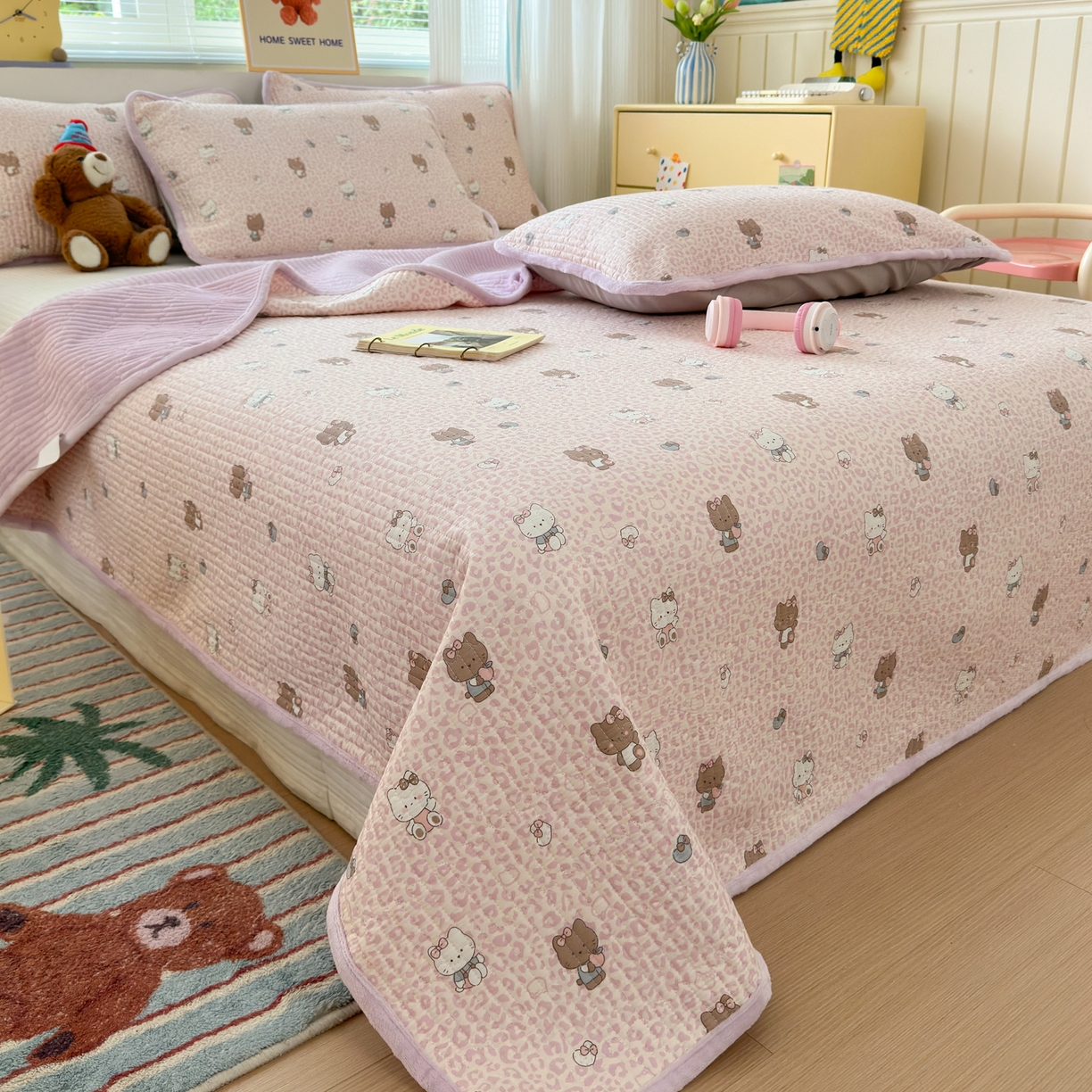 91家纺网 家纺一手货源 找家纺 Sweet dreams甜梦 2025新款牛奶绒全棉床盖三件套 豹纹猫粉紫