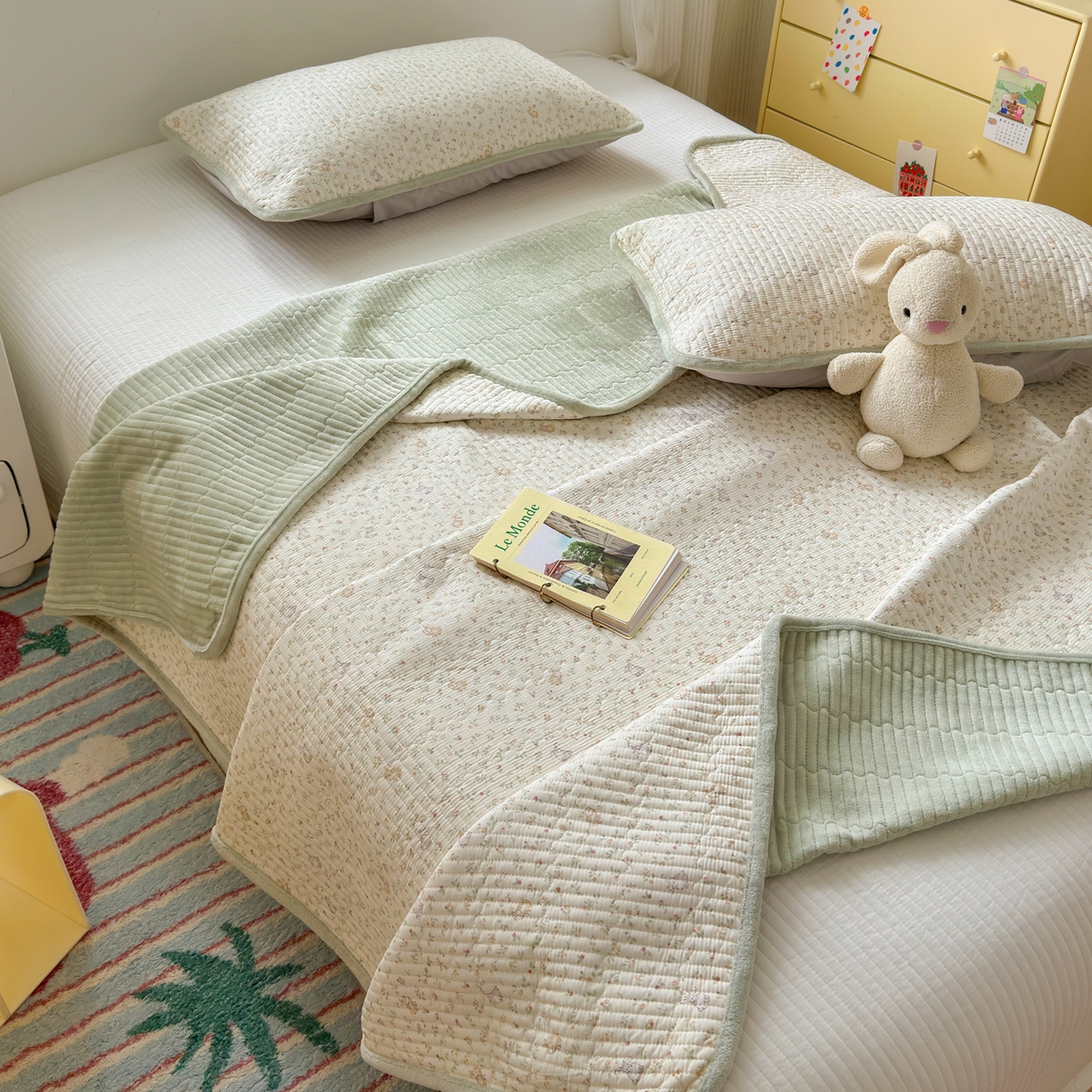 91家纺网 家纺一手货源 找家纺 Sweet dreams甜梦 2025新款牛奶绒全棉床盖三件套 花园小兔