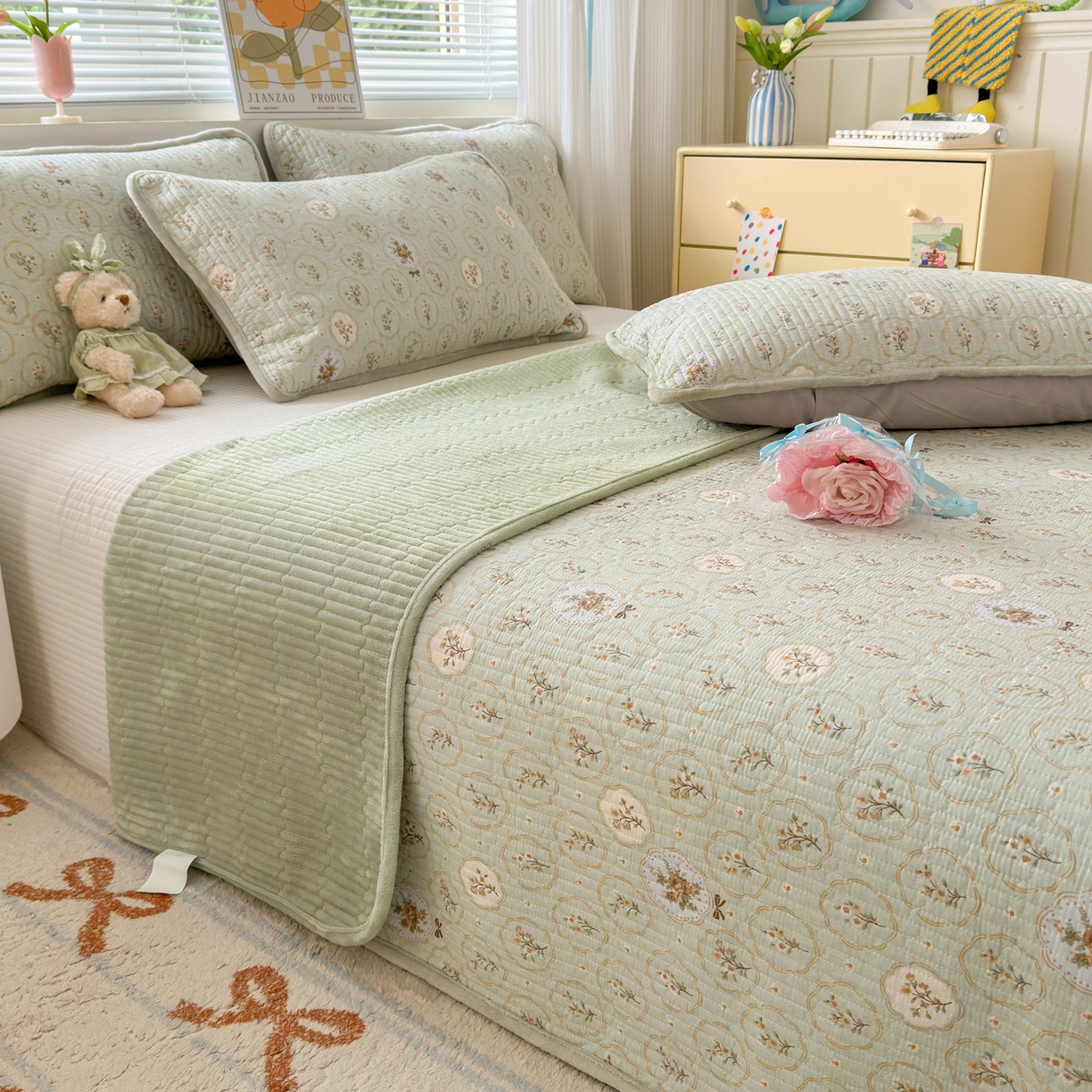 91家纺网 家纺一手货源 找家纺 Sweet dreams甜梦 2025新款牛奶绒全棉床盖三件套 秘境花园