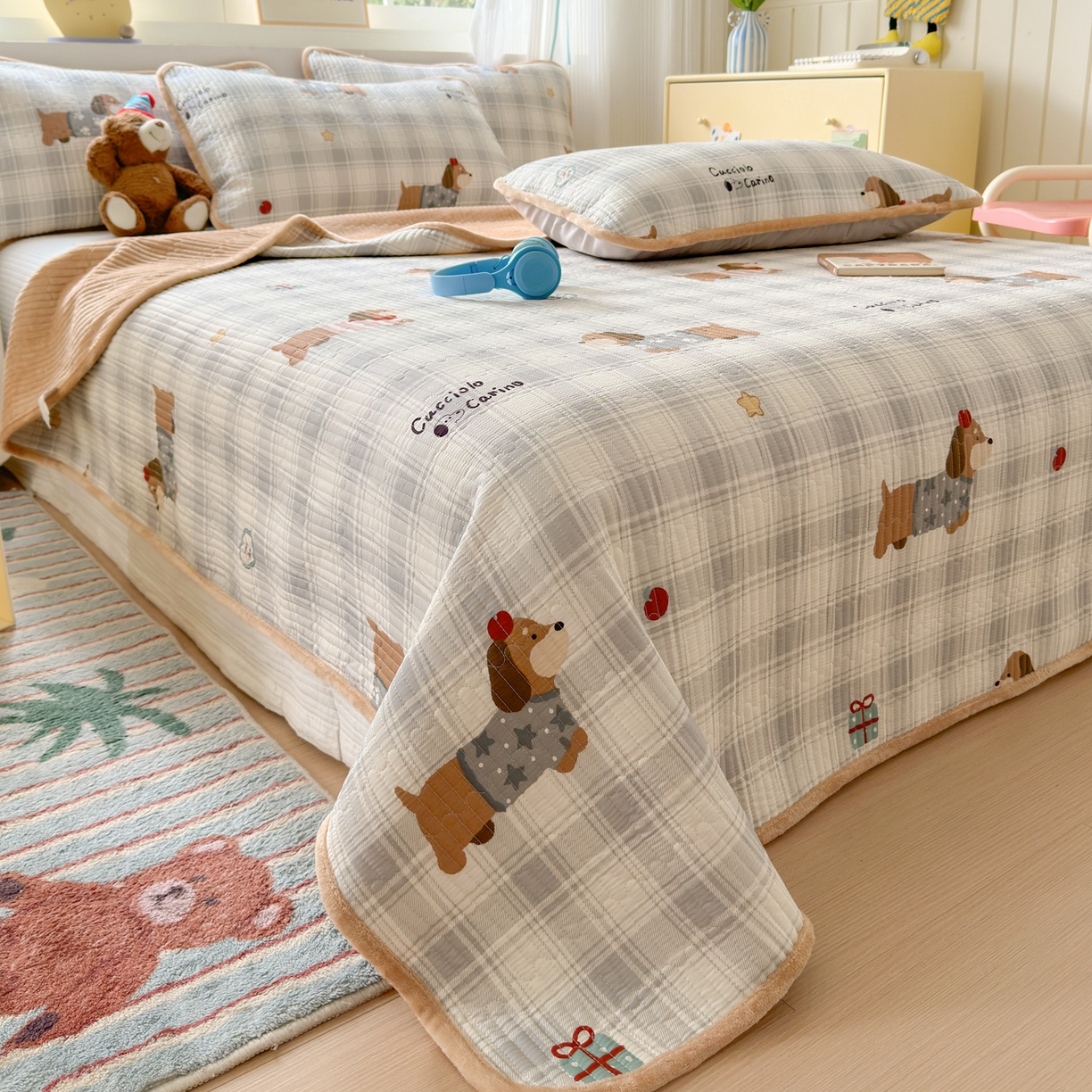 91家纺网 家纺一手货源 找家纺 Sweet dreams甜梦 2025新款牛奶绒全棉床盖三件套 毛衣小狗