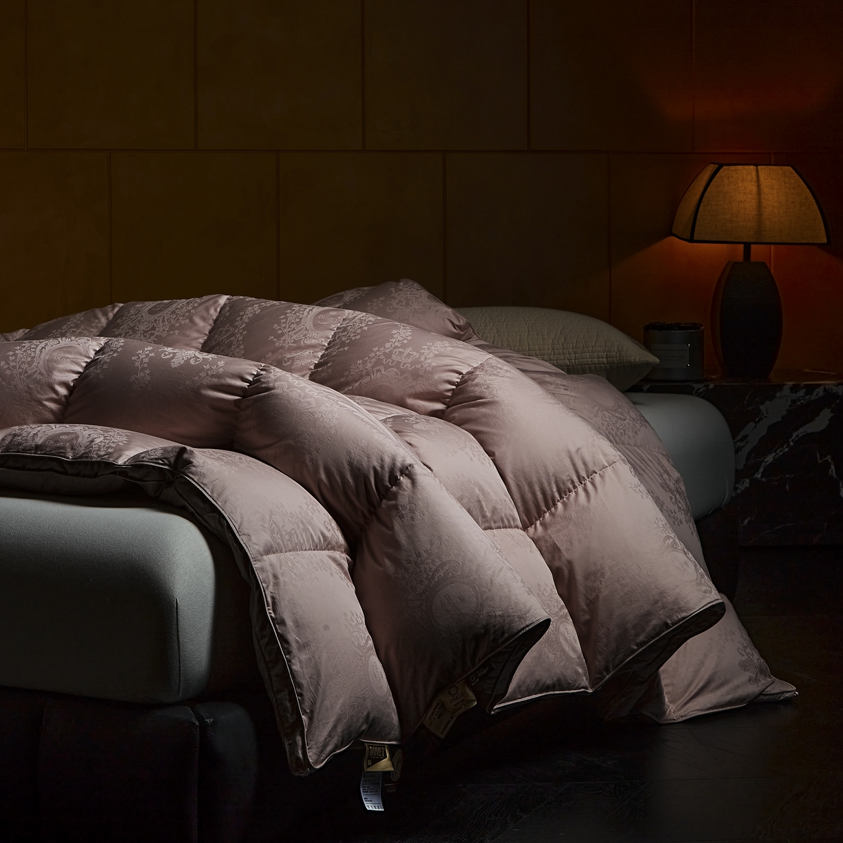 91家纺网 家纺一手货源 找家纺 暖羽屋羽绒馆 2025新款95鸭绒被子 盛世典雅 白鸭绒被芯 双人羽绒被冬被 春秋被 盛世典雅 粉