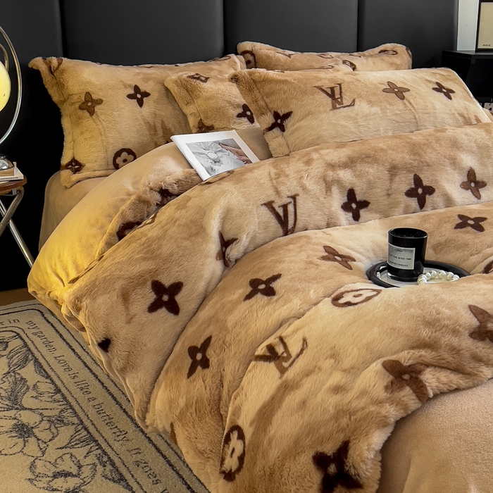 91家纺网 家纺一手货源 找家纺 弗苓家纺 2025新款亲肤舒适兔毛绒四件套 时尚之约