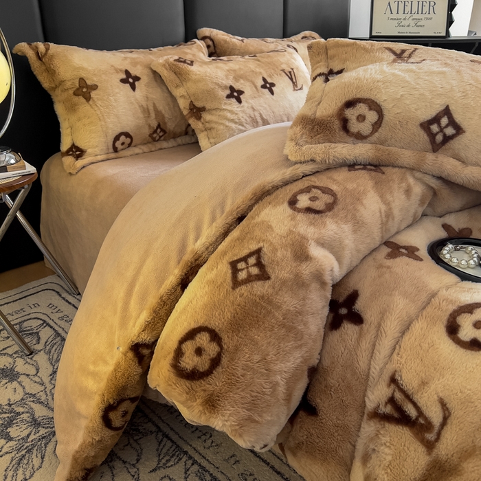 91家纺网 家纺一手货源 找家纺 弗苓家纺 2025新款亲肤舒适兔毛绒四件套 时尚之约