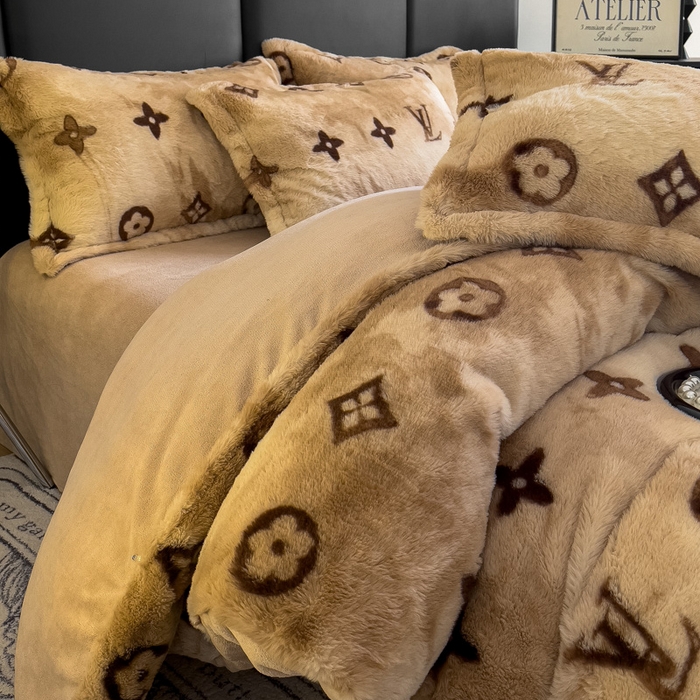 91家纺网 家纺一手货源 找家纺 弗苓家纺 2025新款亲肤舒适兔毛绒四件套 时尚之约