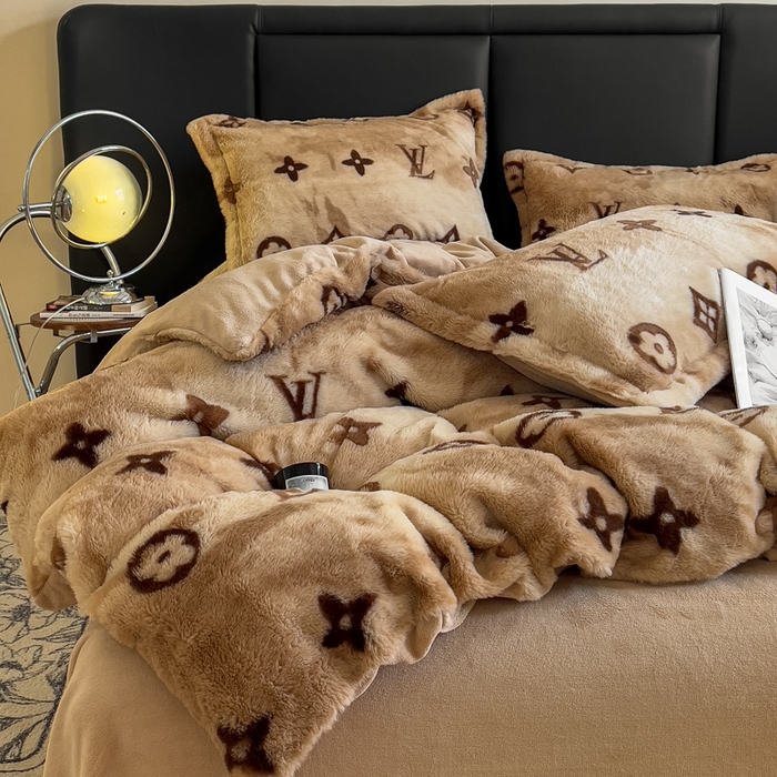 91家纺网 家纺一手货源 找家纺 弗苓家纺 2025新款亲肤舒适兔毛绒四件套 时尚之约