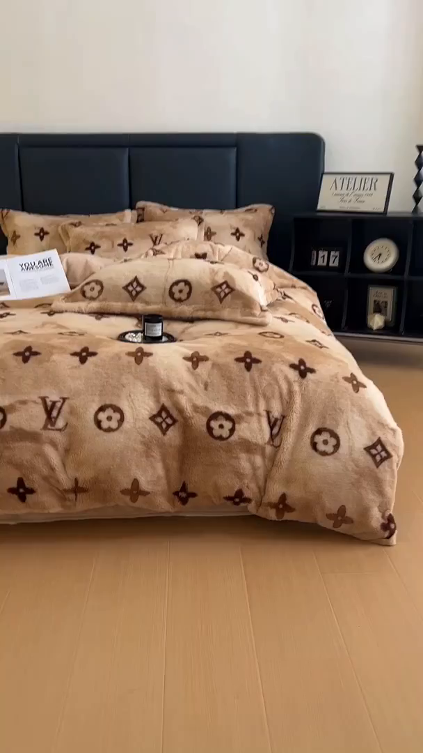 91家纺网 家纺一手货源 找家纺 弗苓家纺 2025新款亲肤舒适兔毛绒四件套 时尚之约