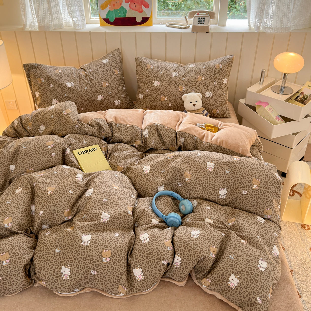 91家纺网 家纺一手货源 找家纺 Sweet dreams甜梦 2025新款棉加绒印花四件套 豹纹小猫奶咖