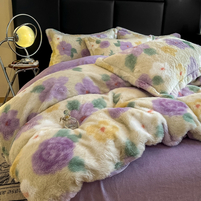 91家纺网 家纺一手货源 找家纺 弗苓家纺 2025新款亲肤舒适兔毛绒四件套 紫色花语