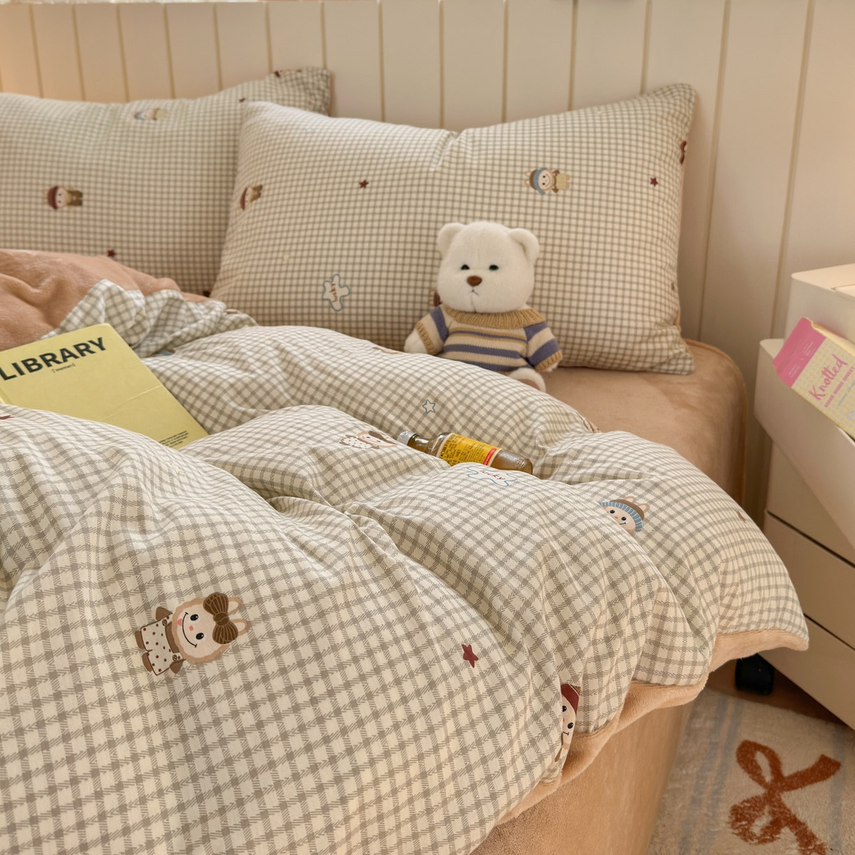 91家纺网 家纺一手货源 找家纺 Sweet dreams甜梦 2025新款棉加绒印花四件套 格子布布