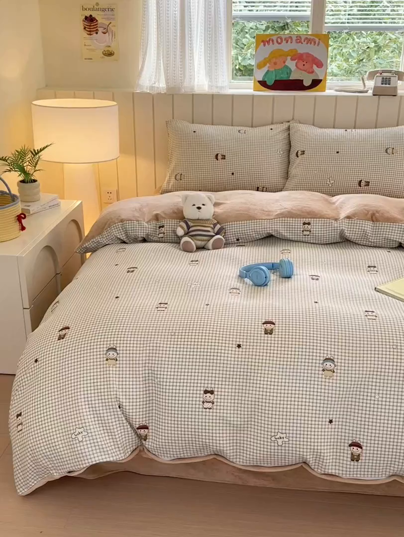 91家纺网 家纺一手货源 找家纺 Sweet dreams甜梦 2025新款棉加绒印花四件套 格子布布