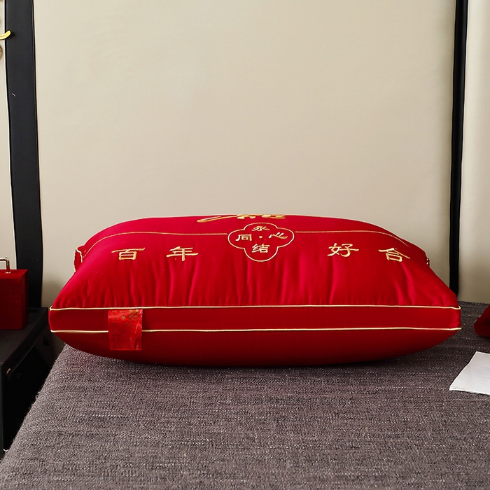 91家纺网 家纺一手货源 找家纺 （总）糖果枕芯 2025新款刺绣婚庆大红枕芯新款婚庆枕芯-永结同心