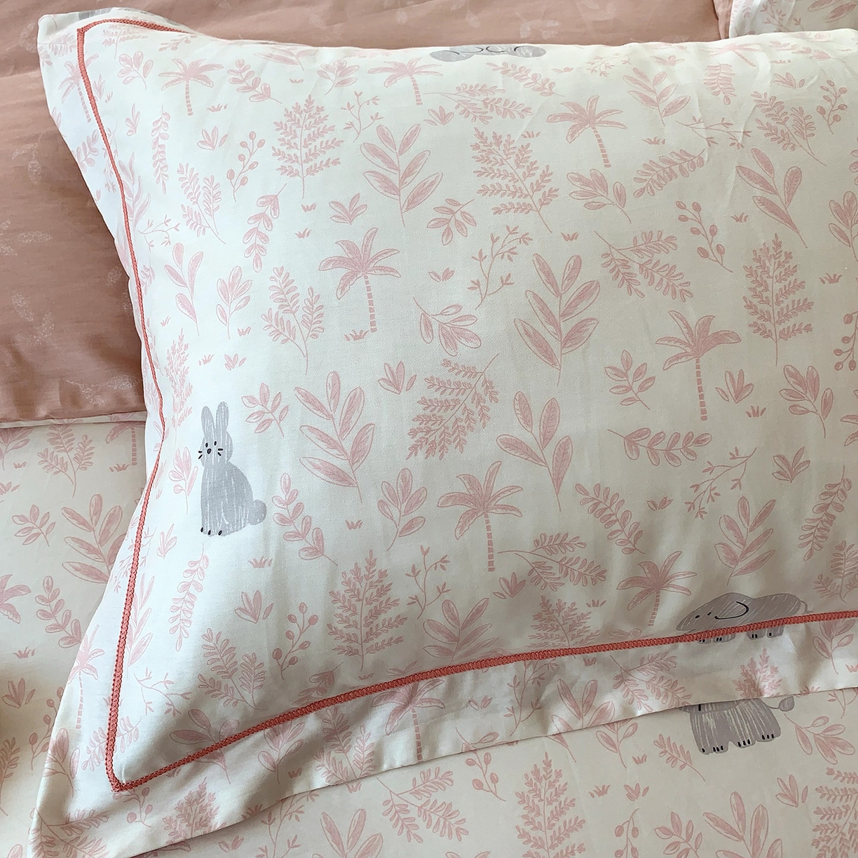 91家纺网 家纺一手货源 找家纺 莱豫家纺 2025新款亲肤舒适小清新印花全棉四件套第七批 野餐森林